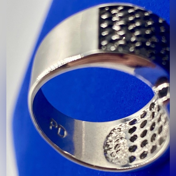 Premier Designs Rhinestone Ring - Picture 4 of 4